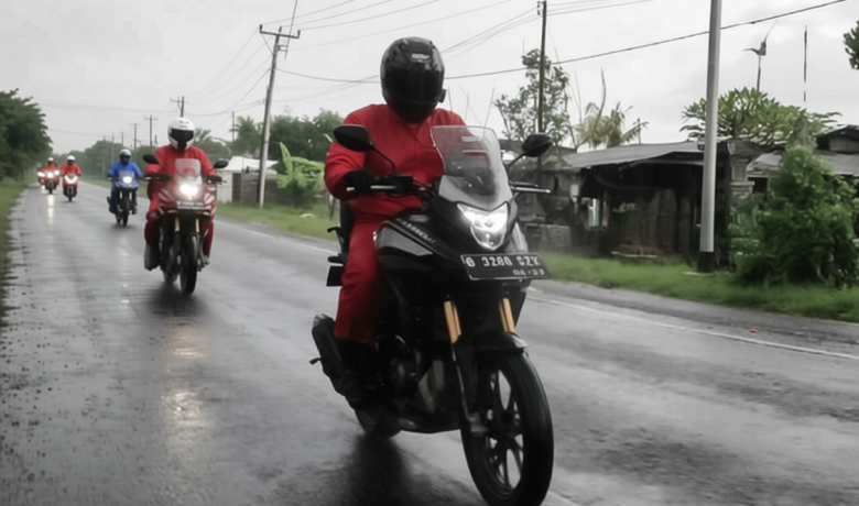 Mengurangi Tekanan Angin Saat Hujan Bikin Ban Lebih Ngegrip?