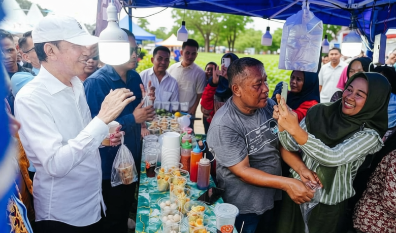 Visit Agenda: Jokowi Jajan Es Kopi dan Keripik saat Kunjungi Centra UMKM Lampung Tengah