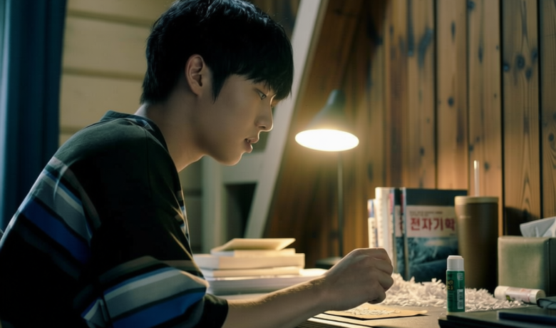 Key Discussion: 5 Karakter Penulis dalam Drakor Netflix Notes from the Last Row