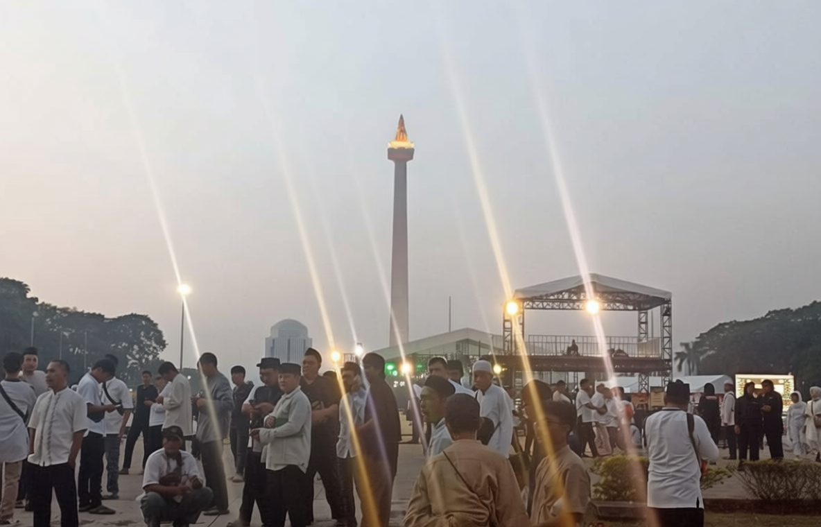 Solving Problems: Penampakan Jemaah Padati Haul Habib dan Alim Ulama Betawi di Monas