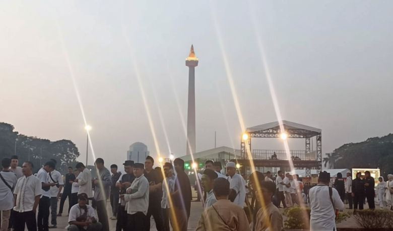 Solving Problems: Penampakan Jemaah Padati Haul Habib dan Alim Ulama Betawi di Monas