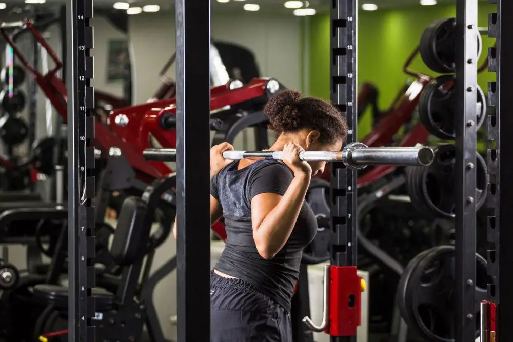 Latest Facts: Jenis Mesin Squat di Gym dan Cara Pakainya