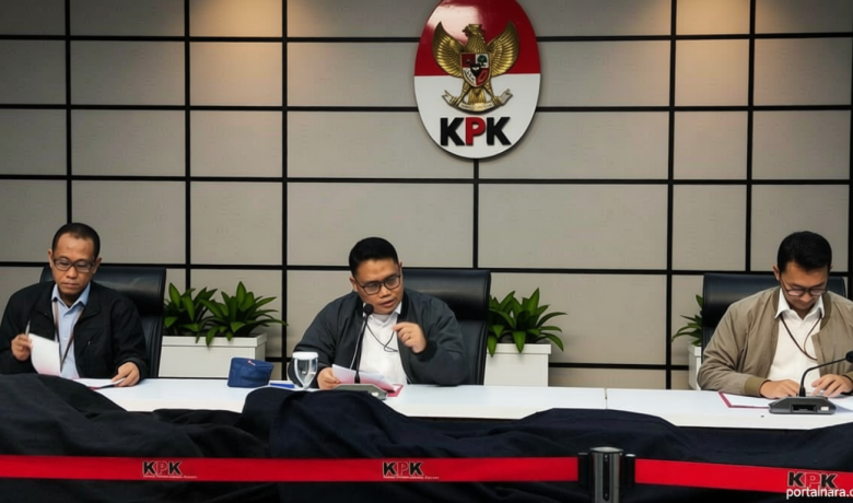 Bupati Sukoharjo Ikuti Cara Suami Korupsi dengan Peras Pegawai