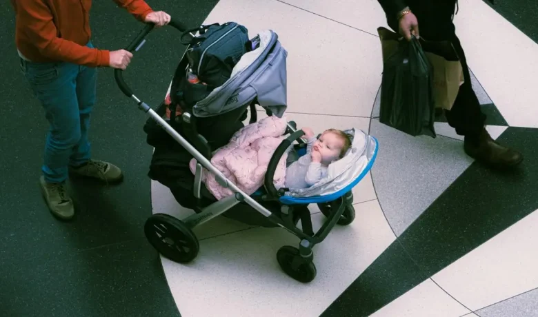 Kenapa Stroller Gak Boleh Naik Eskalator? Ini Alasannya!