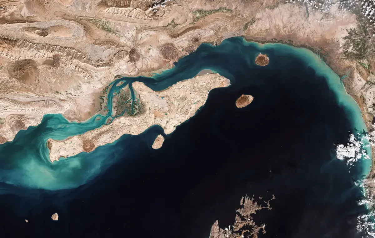 Announced: Iran Tutup Lagi Selat Hormuz, AS Balas dengan Serangan