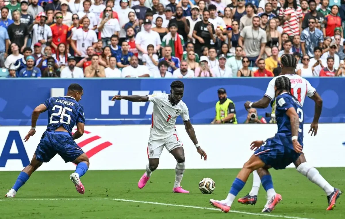 Saka Hat-trick – Inggris Perbesar Lagi Keunggulan Atas Prancis