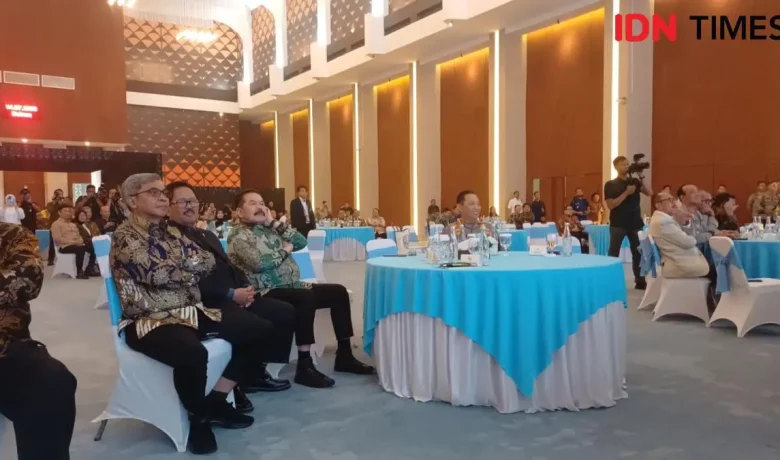Topics Covered: Momen Ketua KPK, Jaksa Agung, dan Kapolri Kumpul di DPR Usai Kasus Febrie