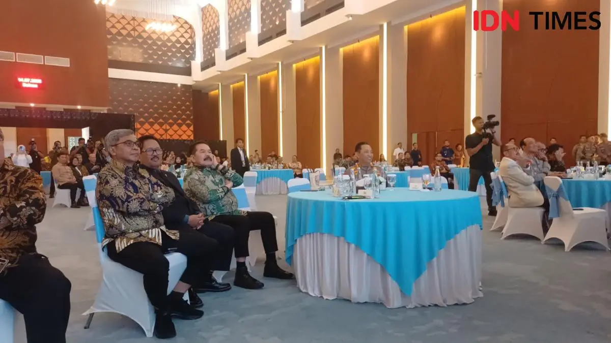 Topics Covered: Momen Ketua KPK, Jaksa Agung, dan Kapolri Kumpul di DPR Usai Kasus Febrie
