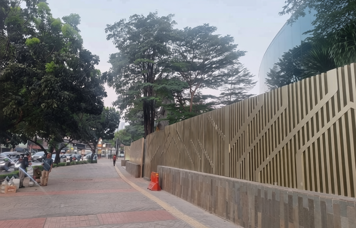 Penjelasan BNI soal Pemasangan Pagar Tinggi di Gedung Pejompongan
