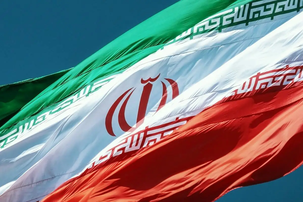 bendera-iran-sedang-berkibar_acc4d16c-46ed-4e87-b505-d9bb8f55ca76