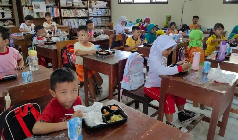 BPS: MBG, Gaji ke-13, dan Koperasi Merah Putih Topang Ekonomi Q2