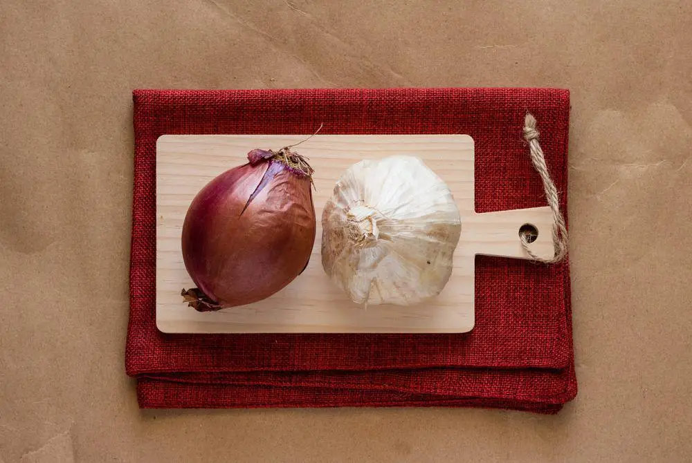 onion-5073988-1280-5f33a6106b7b2abdfec00ff311918826-87ecfd212dc735200f801362d84b2378
