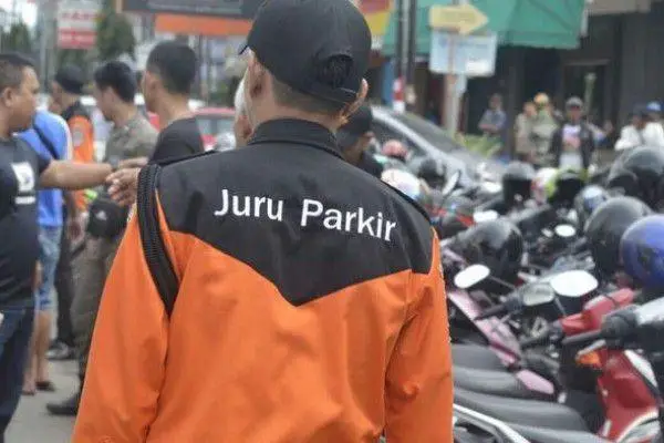penertiban-lahan-parkir-yang-dilakukan-oleh-dishub-kota-palembang-20170711-151535-7ed69918f9087eefb5eb27764b596e2f-600x400-c42e14b57950eb2e539cd534458d09e8-ae90877aeb7a8a91f3d46649a606e4f1