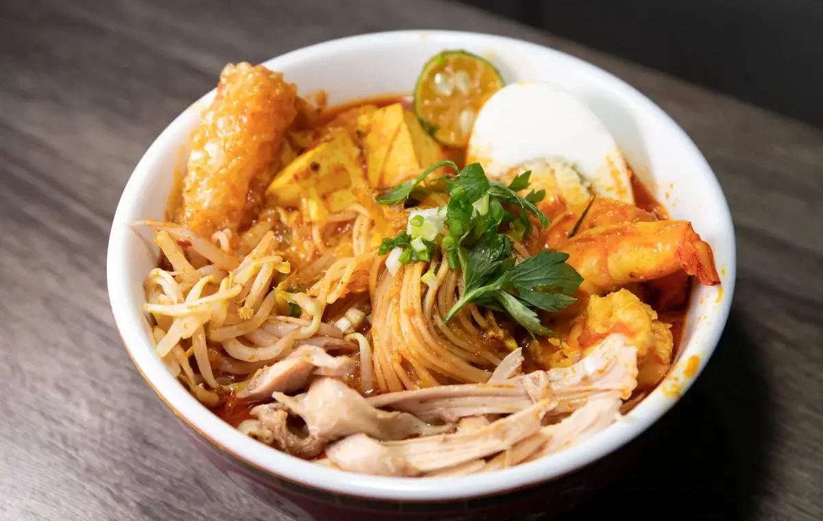 8 Ide Isian Laksa Singapura yang Bikin Puas dan Kenyang